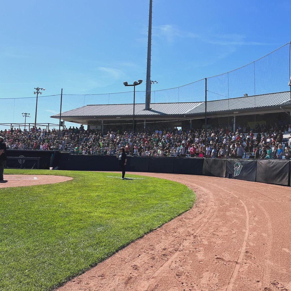 Amazing day in front of a sold out crowd for our first ever school day game! #HOOKEDonFUN