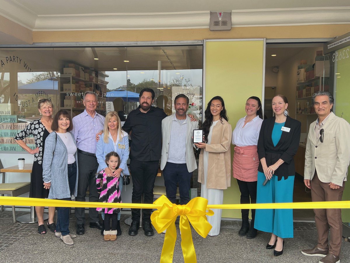 Nothing like a Calabasas Chamber Ribbon Cutting Ceremony especially when re-welcoming a community favorite like Sweet Lady Jane back!!😆🙌

Enjoy these photos capturing all the fun!🍰

#calabasas #calabasaschamber #ribboncutting #grandreopening #calabasascommunity