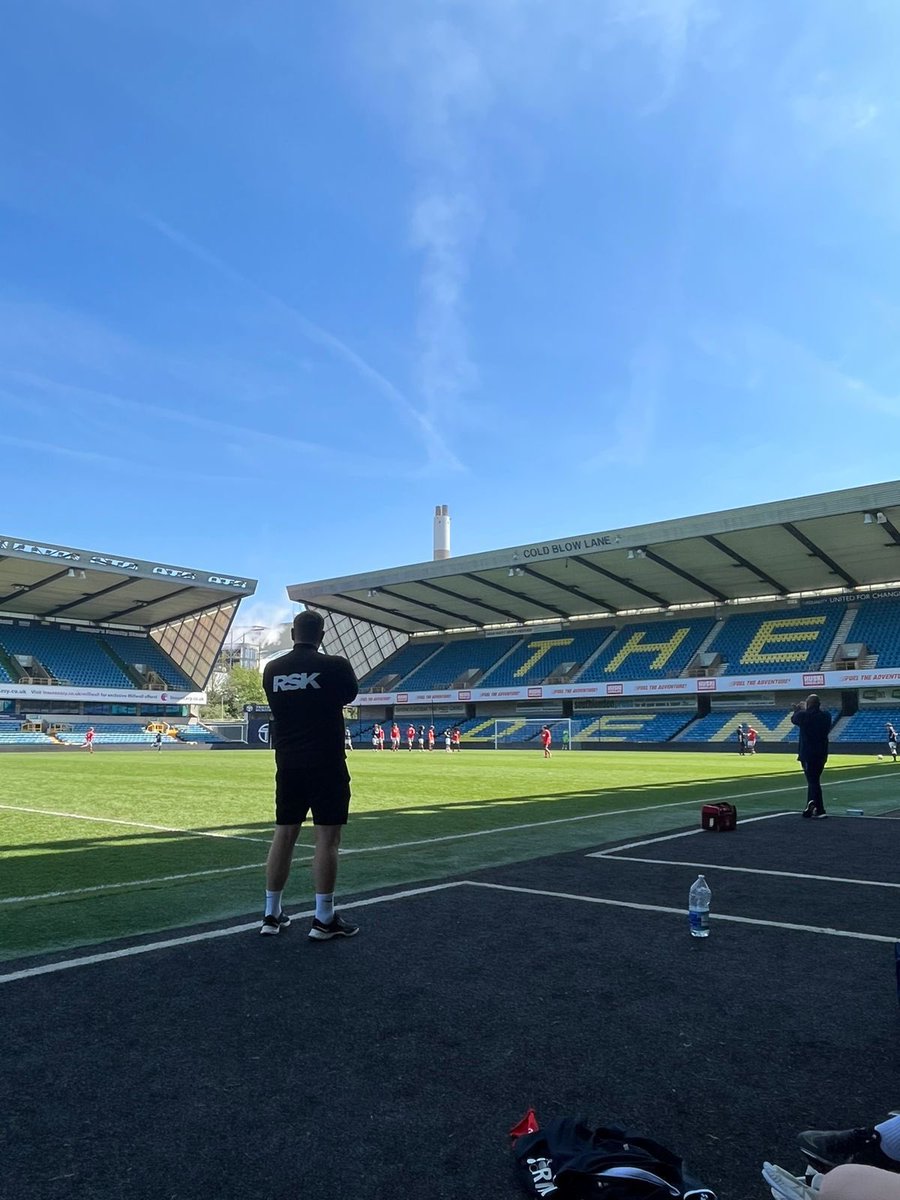 StylesyR's tweet image. When your young, they say “find a job or career you love”

🤔🤔 - Completed it mate ✅

@FSD_CACT @CAFCTrust 

#worknotwork #pleasure #upandatem #grind #graft #hardwork #academy