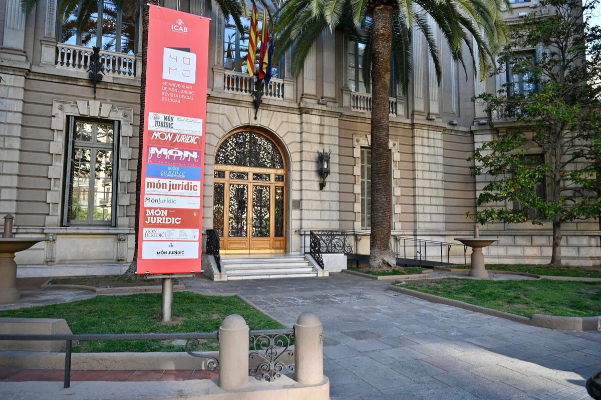 ICABarcelona's tweet photo. 💬 El degà de l'ICAB, @JesusFamilex, inaugura l'acte de celebració del 40è aniversari de la revista col·legial Món Jurídic, emblema de l'ICAB i pionera en el món col·legial. El degà ha fet un reconeixement a la valuosa dedicació i aportació dels col·legiats/des que hi col·laboren https://t.co/2ln690Vf1n