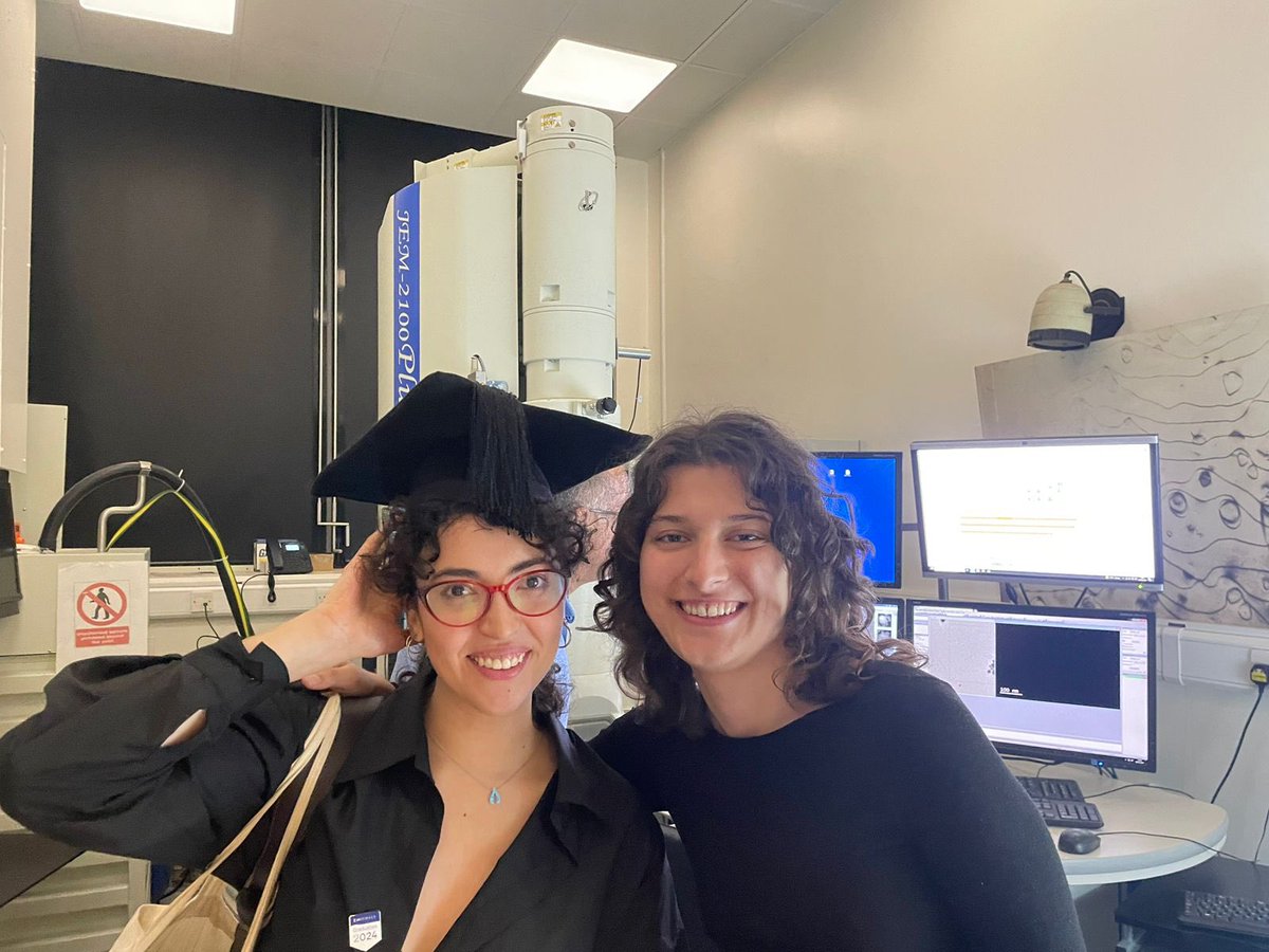 Congratulations @Guang_lei_Chen and Mariana Palos Sanchez for graduating with your MSc today! We’re so lucky to have you stay on for your PhD in the group @ImpMaterials ! @Interfacial_EC @RoyceImperial @royalsociety