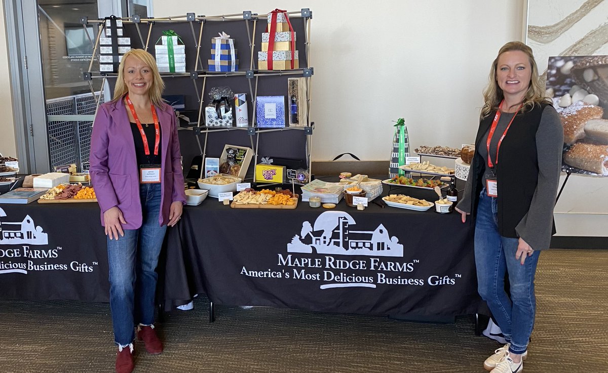 Ridgers Jamie and Traci joined @americanbus for their Minneapolis End User Show! They enjoyed sharing the #FoodGiftLove with 300+ attendees while discussing fresh ideas to bring people together and make memories. Thanks to everyone who visited us and ASB for the hospitality! 🫶