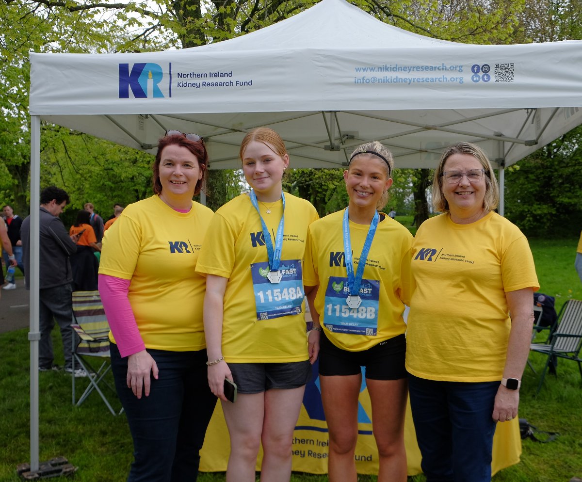 We are so thankful & grateful to the 13 relay teams & 3 runners who took part in Belfast City Marathon on our behalf. Congratulations on taking part 👏 We are so amazed at the amount of support we had with people cheering participants on - what a wonderful #KidneyCommunity 🕯️💙