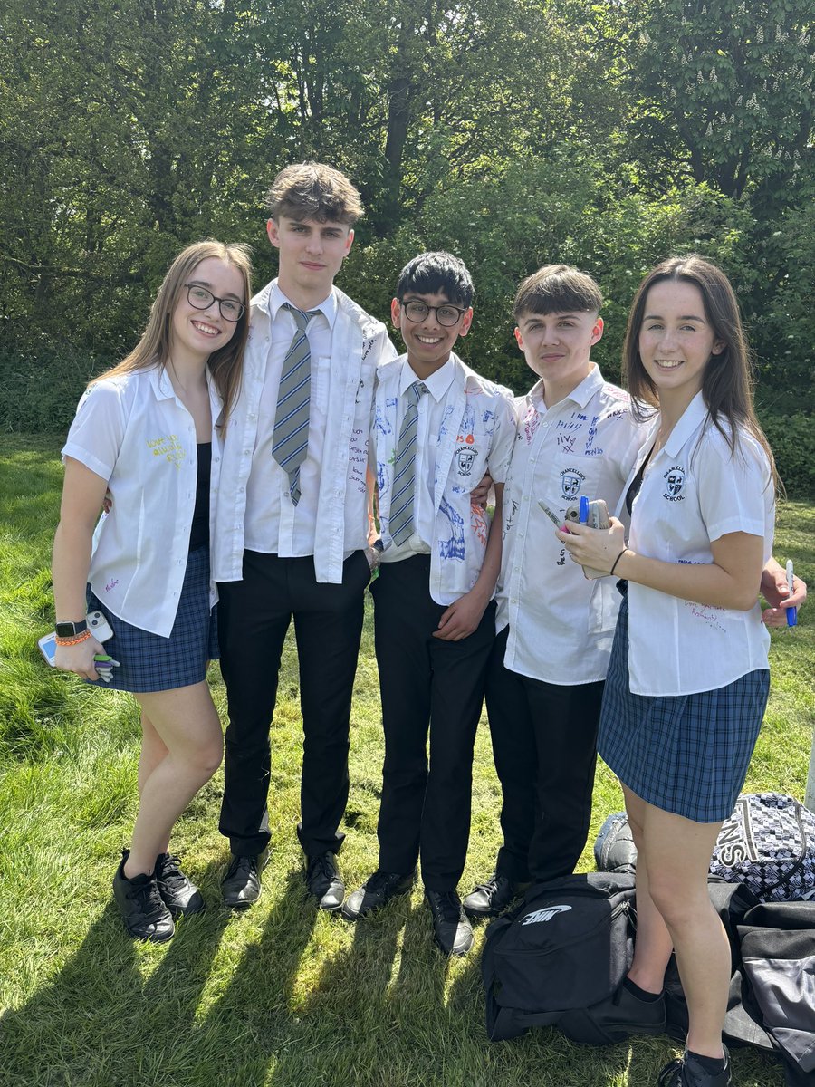 Miss Harrison tweet media