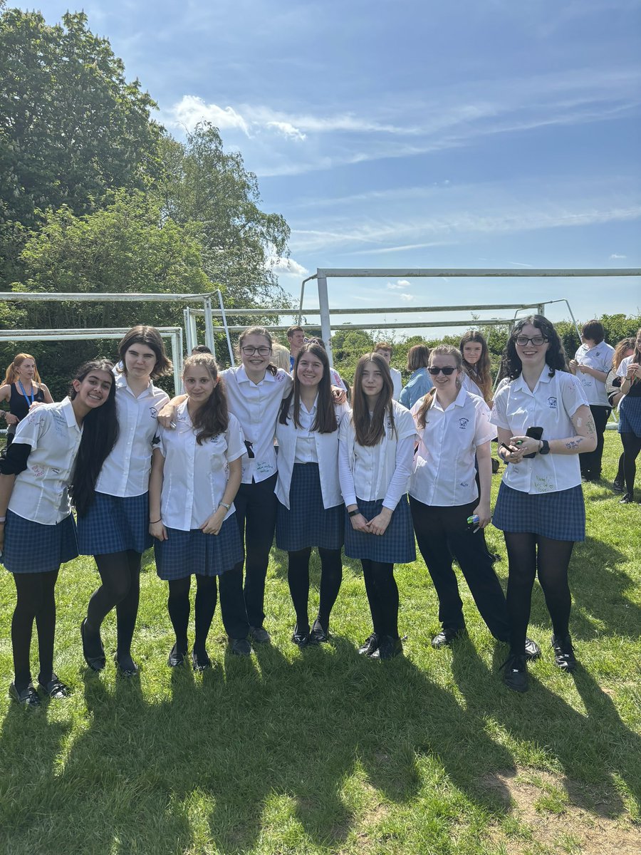 Miss Harrison tweet media