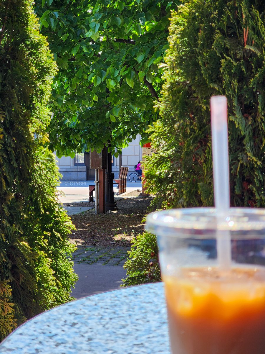 Went to Koffie Cafe in Market Square for some sun & iced coffee, on my lunch break. 🥰 They are at 2517 Market Ave, open every day from 8:30a-5p. The rest of the pics are in a carousel on the other platform...link in bio. #Cleveland