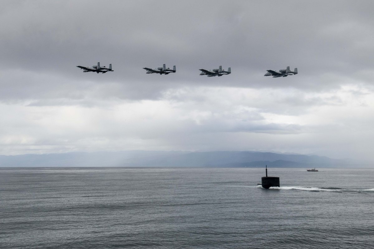 On Monday the Ohio-class ballistic missile submarine USS Nebraska (SSBN 739) transited the Strait of San Juan de Fuca escorted by @usairforce A-10 Thunderbolt II aircraft and @USCG screening escort vessels. @US_STRATCOM @PacificSubs