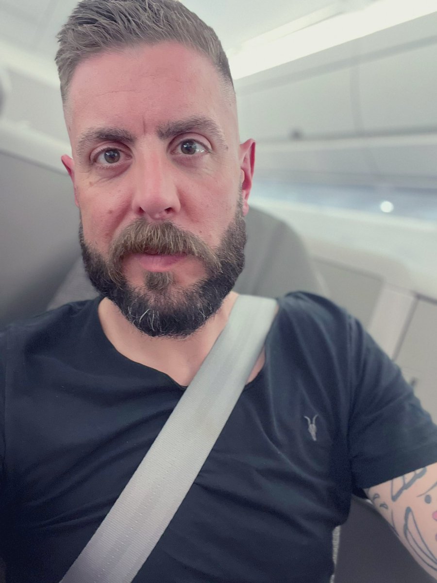 TimmyKernow's tweet photo. Holiday times are ago #IB3167 #LHR🇬🇧🛫🛬🇪🇸#MAD🇪🇸🛫🛬🇬🇧#LHR🇬🇧🛫🛬🇺🇸
#PHL🚅🗽#NYC 

#Selfie #Cocktails #SeeYouLondon #IHaventBeenOnAPlaneForAges https://t.co/sV1uHAKQ12