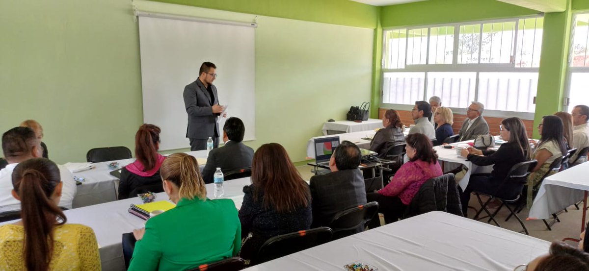 EdomexDgfa's tweet photo. Comprometidos con la formación docente,acudimos a la #EPO292 en Temoaya a la tercer sesión de la intervención formativa dirigida a directores #EMS, taller que permitirá atender los retos a los que se enfrentan nuestros docentes antes los nuevos significados del cambio curricular. https://t.co/mAjQknTZl7