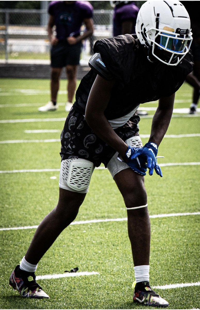 Nickrankin08's tweet photo. week 2 spring ball 💪🏾💪🏾 https://t.co/fgVefAbloj