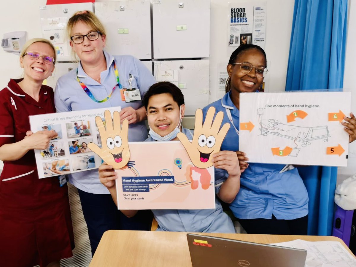 Our #Infectionprevention nurses have been out on the wards this week for Hand Hygiene Awareness Week. IPN @anemariea2004 visited D9 and C5 Wards yesterday #handhygieneawarenessweek #washyourhands @UHSFT