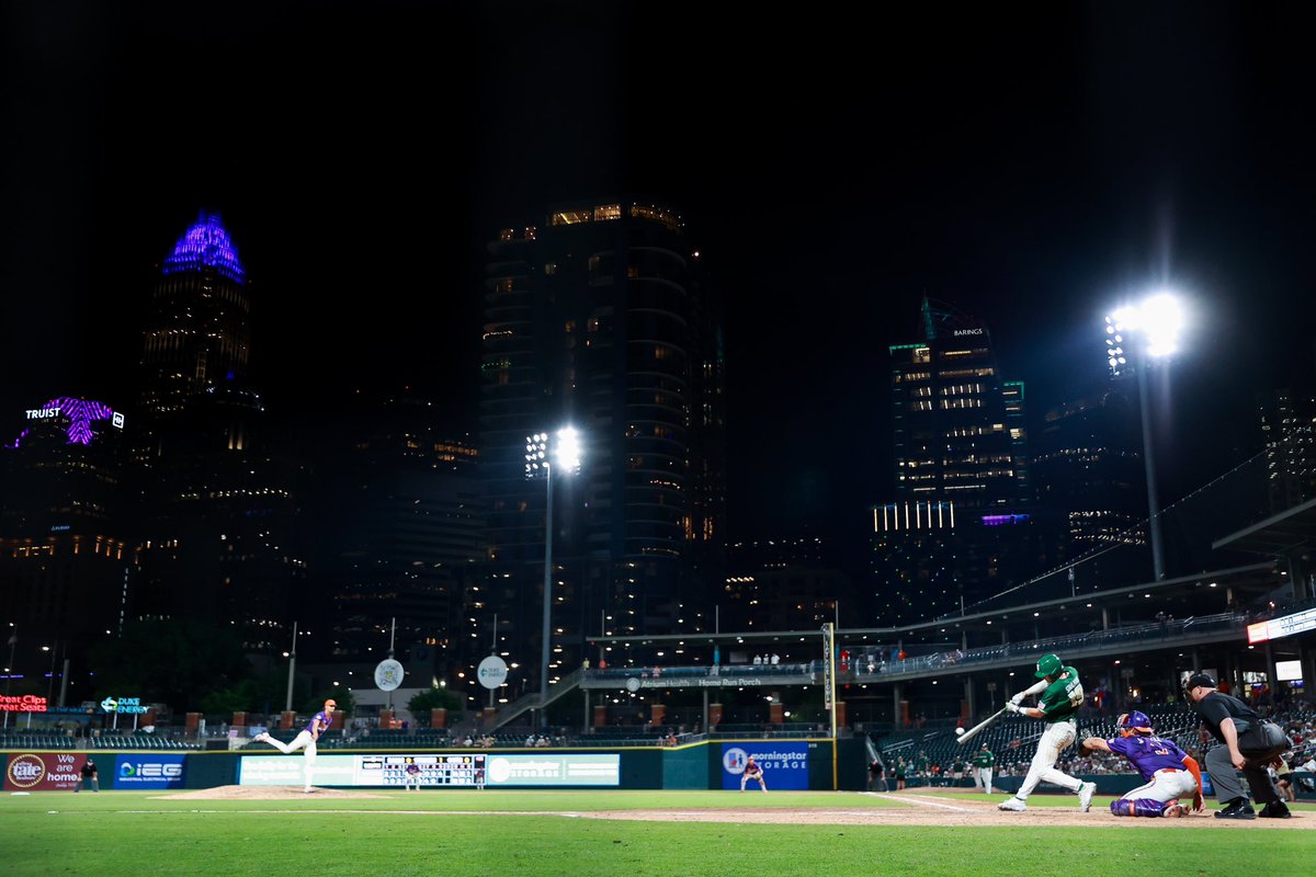 A Great Game with a Great Backdrop 🏟️

The #2 <a href="/ClemsonBaseball/">Clemson Baseball</a> Tigers survive a 4th inning grand slam from <a href="/CharlotteBSB/">Charlotte Baseball</a> to win 14-12 on Tuesday night ⚾️

Taken for <a href="/GettySport/">Getty Images Sport</a>