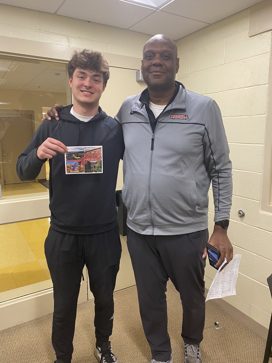 Thank you @coach_dees for passing by, I will see you this summer! You making me look short out here 😂😭 @Ludovickashindi @CoachToussaint @QBHitList @PRZ_CoachSilva @M2_QBacademy @theqbmovement