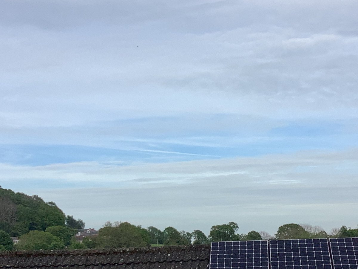 What do you get for a double X 🤔….the spraying never stops 🤨….the last 18 months has been relentless in North Wales ✈️☠️😮‍💨🤢🤒🤮 This is Chemtrail awareness month - we must wake ppl up 🫡 #chemtrails #geoengineering #SAI #HAARP #lookup