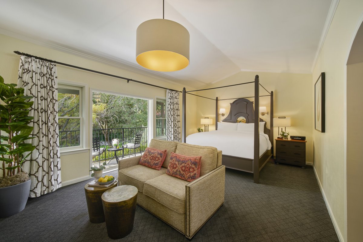Linger longer at our iconic wine country resort. Book a 4+ night stay - like in a stunning Vineyard Suite - and you'll receive the fourth night with our compliments. Book your getaway now by visiting spkl.io/60164NHzQ 

#FairmontSonoma #StayIconic