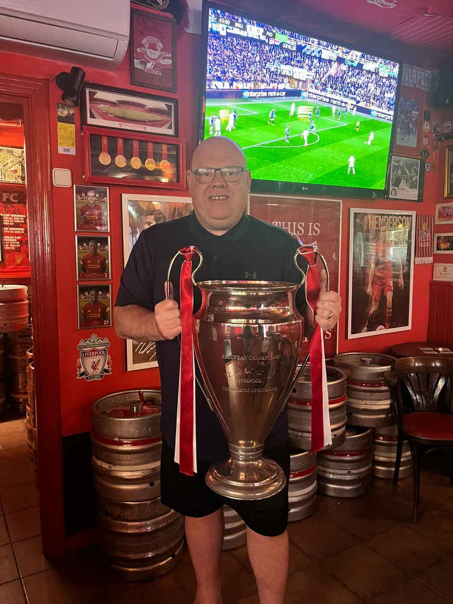 MrKevShort's tweet photo. Up the reds @short_caroline #Shanklys #Salou #CostaDorada β€οΈ https://t.co/rsJ2HrHFDW