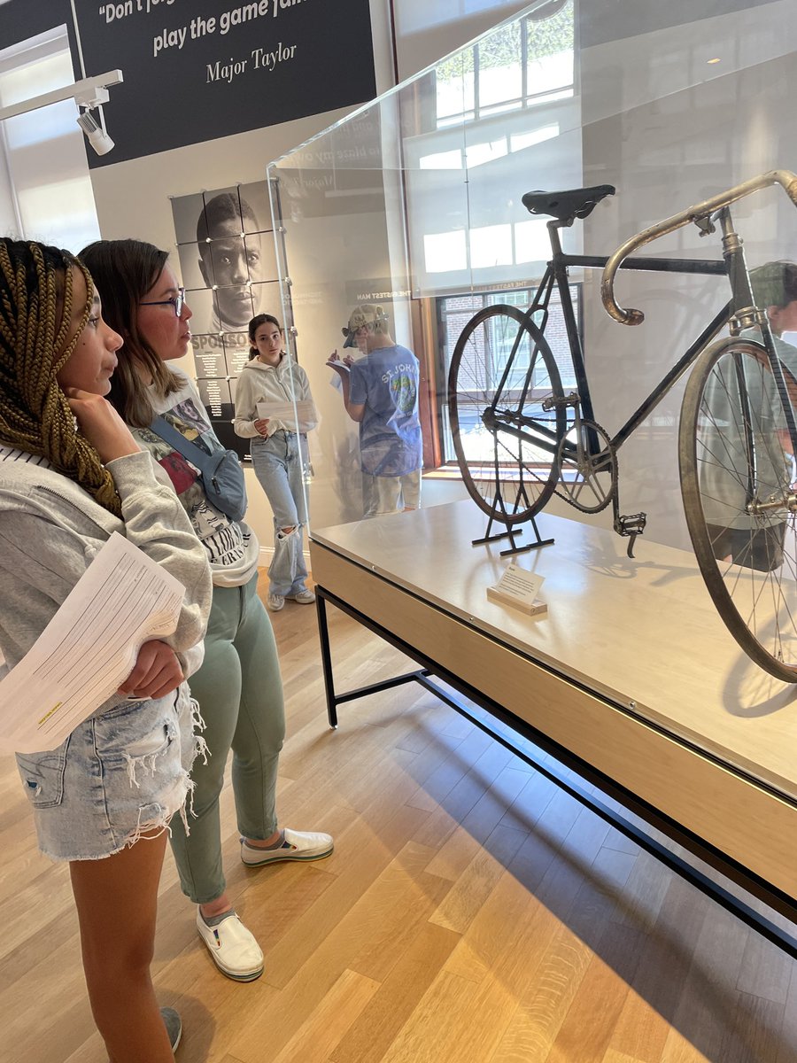 BancroftSchool's tweet image. Our 6️⃣th graders had the opportunity to visit the new (2021) Marshall “Major” Taylor Museum which highlights his life through photos, memorabilia, and a cycling exhibit.

#BancroftSchool #OwnYourLearning #IndependentSchool #WorcesterMA #majortaylormuseum #cyclist #majortaylor