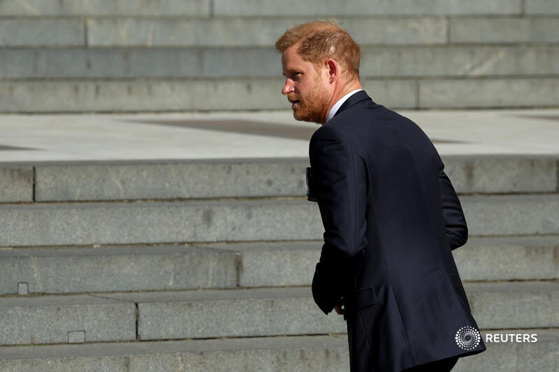 Four current British newspaper editors and a string of other senior press figures have been named in a privacy lawsuit brought by Prince Harry and other public figures against the publisher of the Daily Mail and the Mail reut.rs/3QzIra0