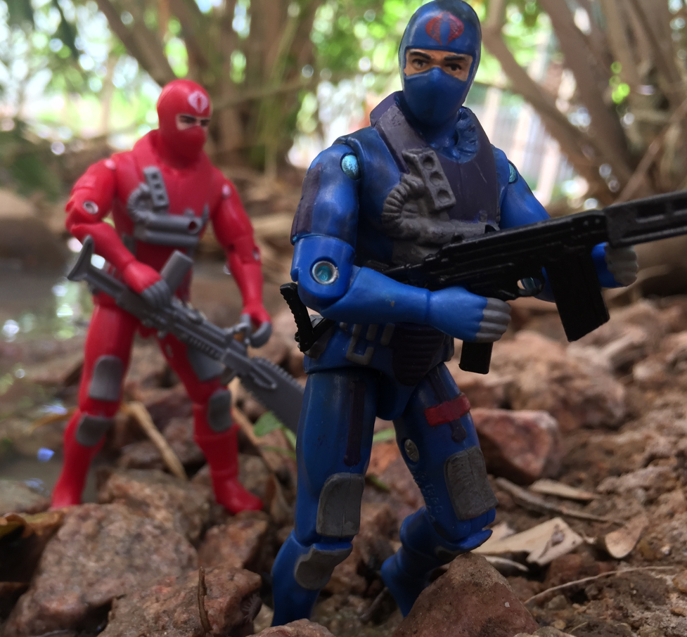 A look back at the 2002 Gift Set Undertow: forgotten--figures.blogspot.com/2018/05/2002-g… This figure would have been really nice...if he had included proper gear. But, a diver with a chainsaw really doesn't make any sense. #GIJoe