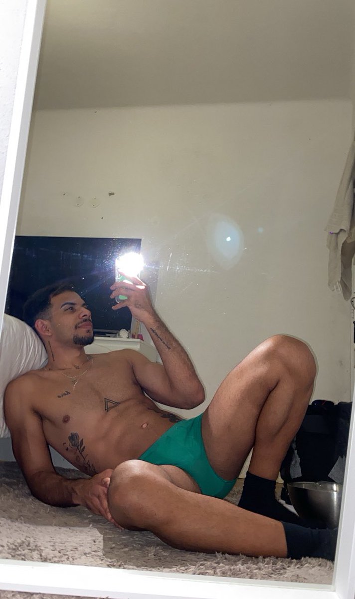 Me conta oque você pensa quando olha essa foto? 😮‍💨🤤

Tell me what you think when you look at this photo? 😮‍💨🤤
