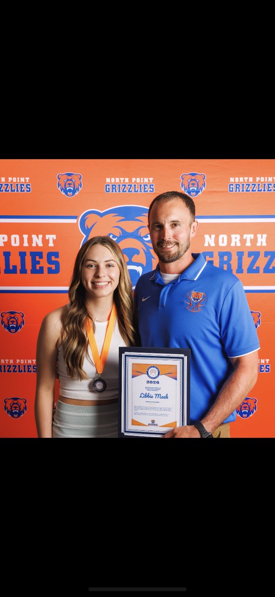 Happy to recognize @libbie_meek last night at the Grizzly Claw Awards. Libbie consistently works hard in the weight room and does it with a positive attitude. She’s a great example of #HardWorkWorks