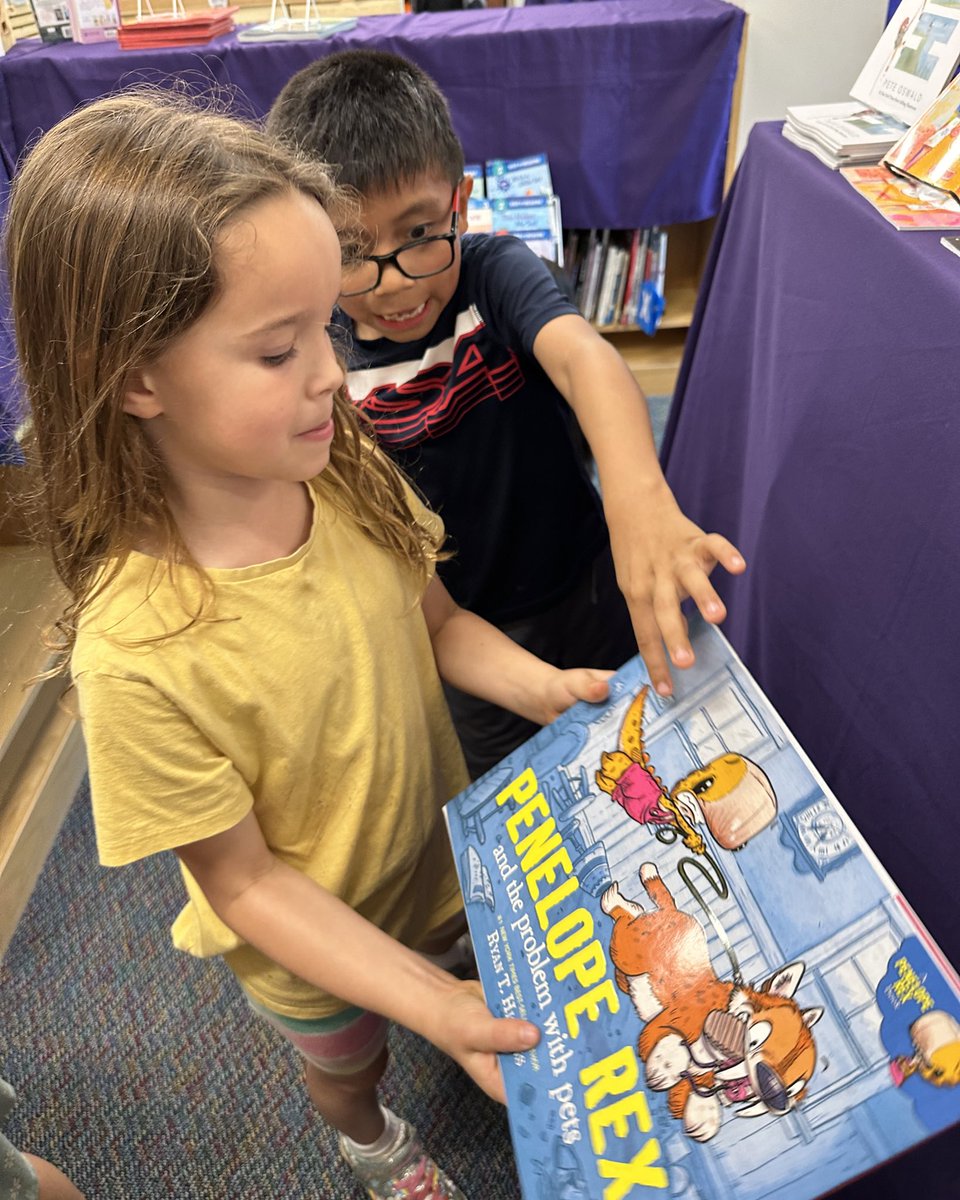 First graders were so excited to get new books today thanks to @ReadEarlyDaily and @APSTitleI! 📚🙌🏼@RandolphStars @RandolphIBStars #FirstGradeRocks #WeLoveToRead #RandolphReads #ArlingtonReads