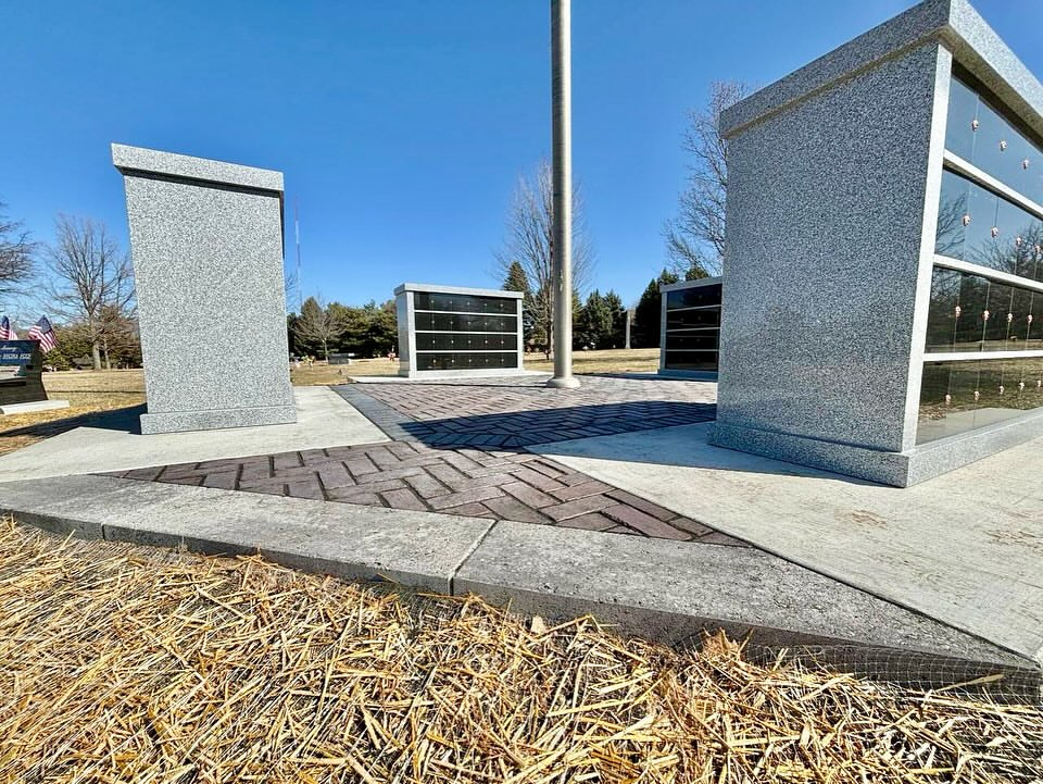 It's an honor to have our pavers be a part of the Fallen Heroes Memorial at Wyuka Funeral Home and Cemetery. 🇺🇸    —————  📸👷‍♂️ #FriesenLandscaping  ⚒️ Town Hall (Burnt Clay and Basalt) and SienaEdge (Granite).  —————⁣ #Unilock