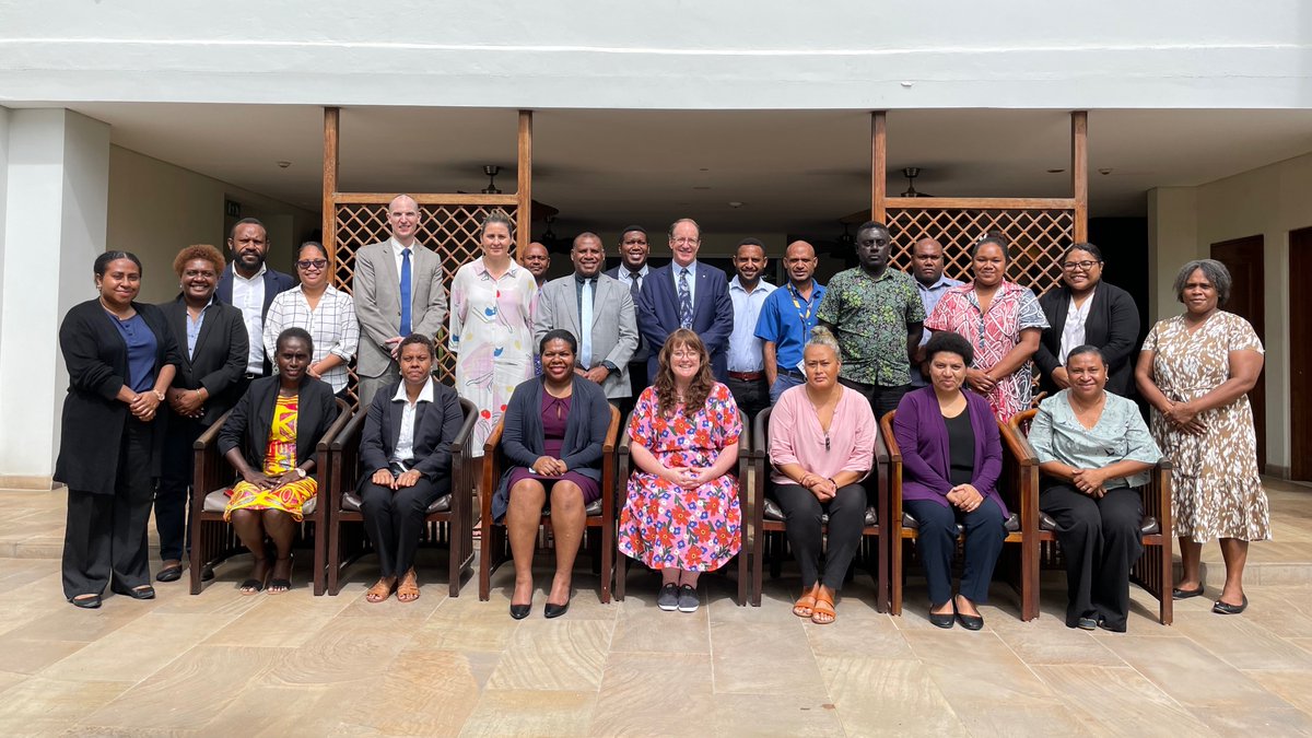 Participants of the Integrity Professional Foundations Course funded by the @UNODC and facilitated by @Griffith_Uni have come together in Port Moresby for an intensive 2 day workshop with course leaders Prof A J Brown and Giverney Ainscough. #integrity #shortcourse #portmoresby