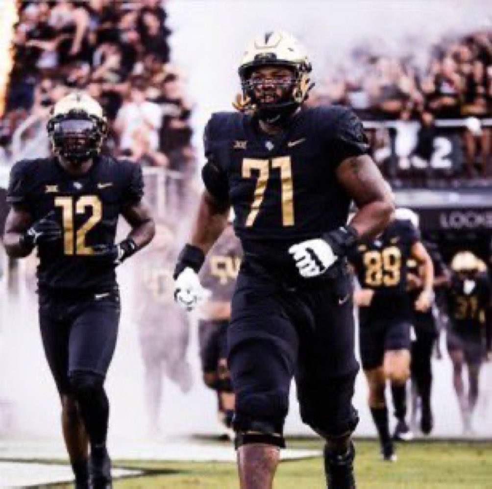 #AGTG After a great conversation with @CoachWilliams_7 and @CoachHand I’m blessed to receive an offer from @UCF_Football ⚔️!!! @RussellEllingt4 @CoachJohnson813 @CoachHattenJr