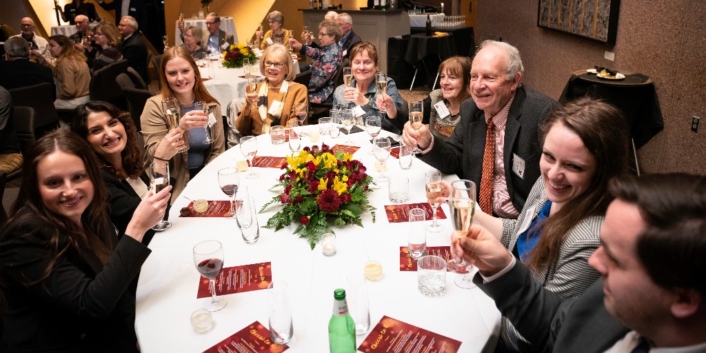 At this spring's Cheers to U! Gratitude Celebration for donors, attendees heard from P4 student Ayan Mohamed; @UMN_MedChem grad student Caitlin Lichtenfels; & @DanHarki about how philanthropy has helped their respective journeys. View more photos ▶️ bit.ly/3wr5w83