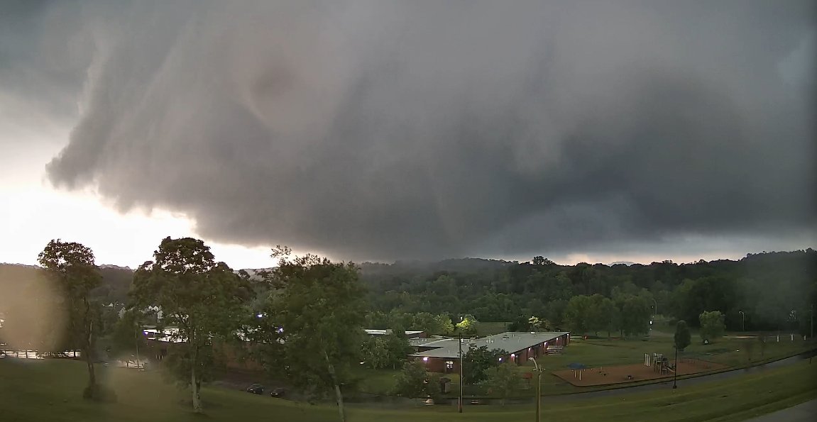 WEDGE TORNADO IN COLUMBIA TN #TSPOTTER