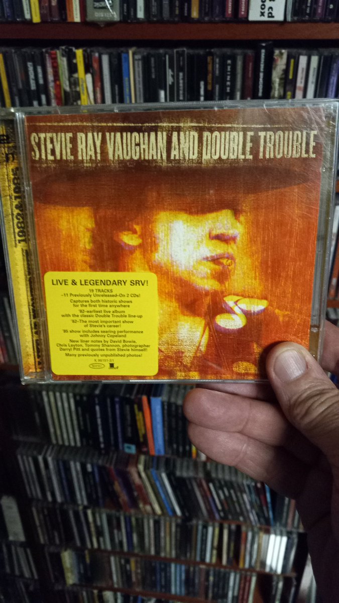 It always blows my mind when I listen to this show from 1982 and hear SRV getting booed... the guy's absolutely shredding. And people are booing. I mean... some people at Montreux that year just weren't ready to handle that much brilliance all at once!!!