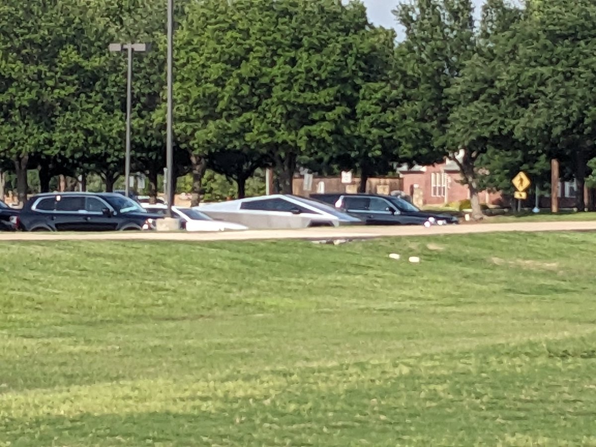 TimDettmann's tweet image. CT already starting to blend into the background. Seeing multiple a day. Even at weekly soccer practice. Nobody cares anymore 😂