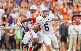 #AGTG Blessed to receive an offer from Furman @GSFBRecruiting @GSHSDolphins @DeepEndGS @AL6AFootball @HallTechSports1 @ScoutFball @MohrRecruiting @CharlesPower @Perroni247