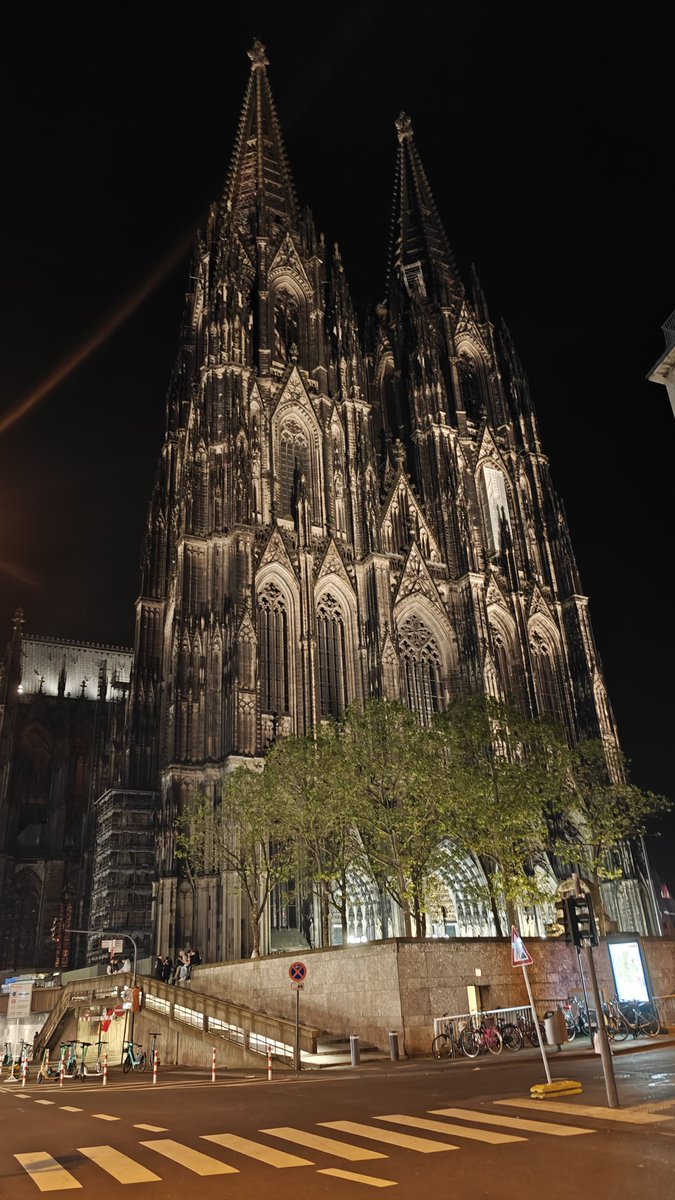 schoti75's tweet photo. Danke für den schönen #tk4711 Abend! Kommt alle gut nach Hause. Und von mir gibt es natürlich das obligatorische Domfoto. Good night, sleep well. https://t.co/JZv5Mq0gpt