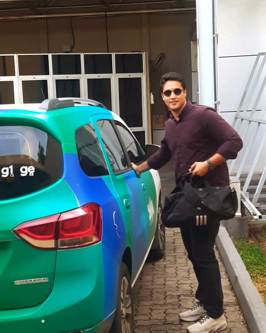 bdavicesar_'s tweet photo. Aproveitando o flagra do amigo @ArnaldoAraujoF pra tirar a poeira desta minha rede social.

Voltando da pauta 👀🏃 https://t.co/MlVIylL5qe