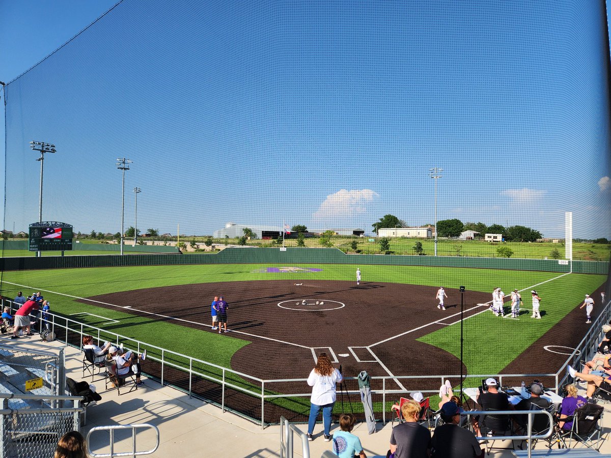 I'm back to the softball playoffs this evening at Denton HS. Got Game 1 of a fun Region I-4A quarterfinal series on tap between Denton County foes No. 4-ranked Krum (32-2-1) and No. 8 Sanger (31-5). Updates below shortly for @sports_drc!