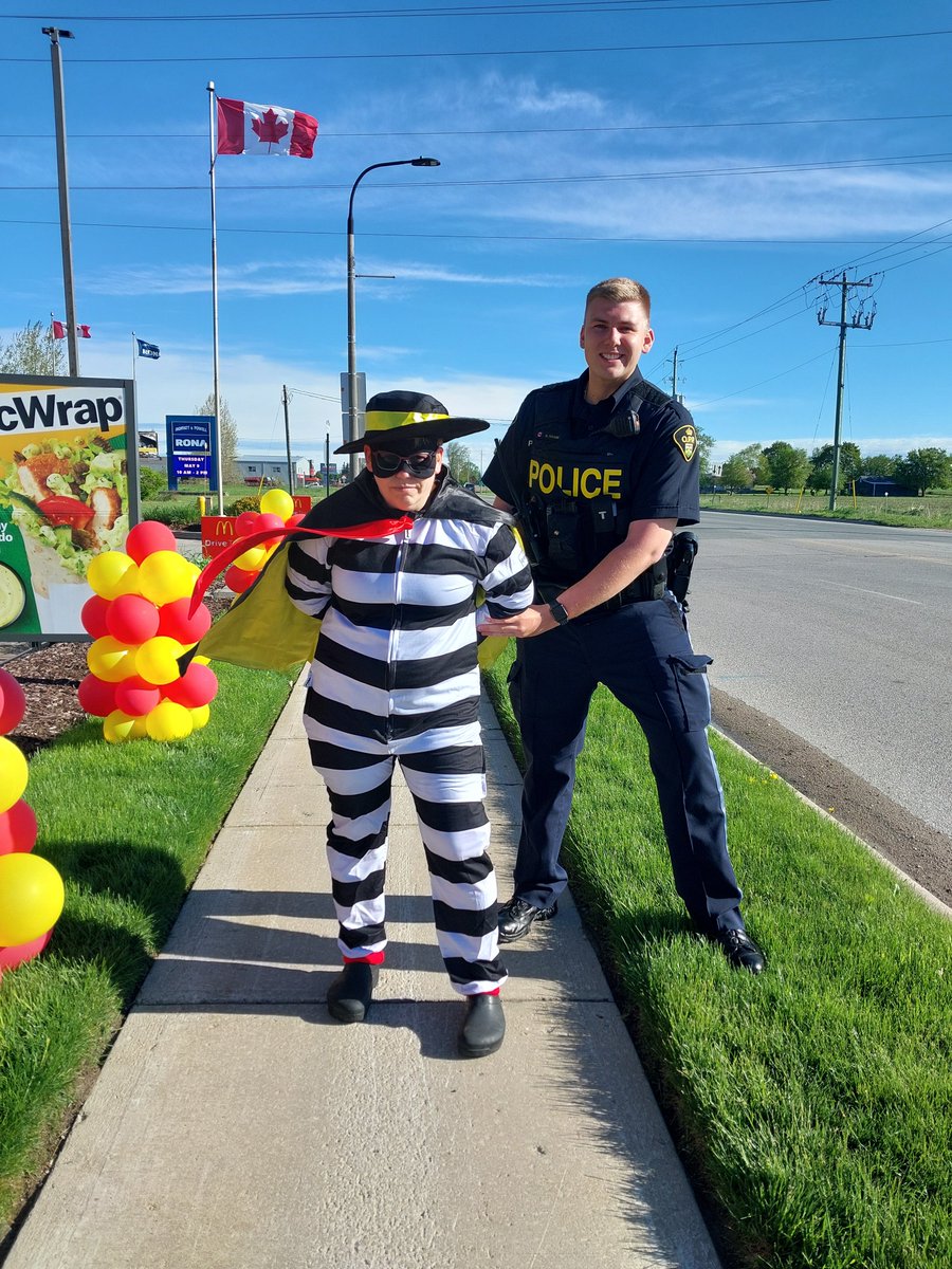 Ironically, #OPP Constable Hamm of the #HuronOPP placed the 'Hamburglar' under arrest in #Exeter @SouthHuron during #McHappyDay @McDonaldsCanada. All in good fun! Support Ronald McDonald Charities by stopping by your local McDonalds' restaurant. #CommunityEngagement ^cs.