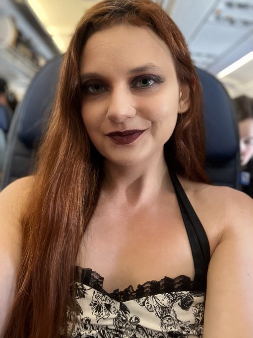 Unpopular opinion: I love working in the airport. It's quiet (in the lounge) and easy to focus; plus