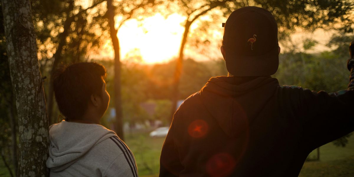 Guy teaches little brother his 'duties as a man' in video that takes the most wholesome turn: Families often have different ages that they teach children about a big life topics. Some conversations are bigger than others, but generally speaking they're… dlvr.it/T6cbHn