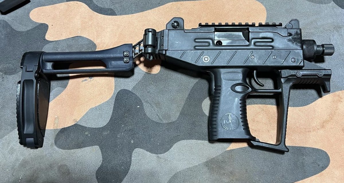 Glock 593 Ecuador tweet media