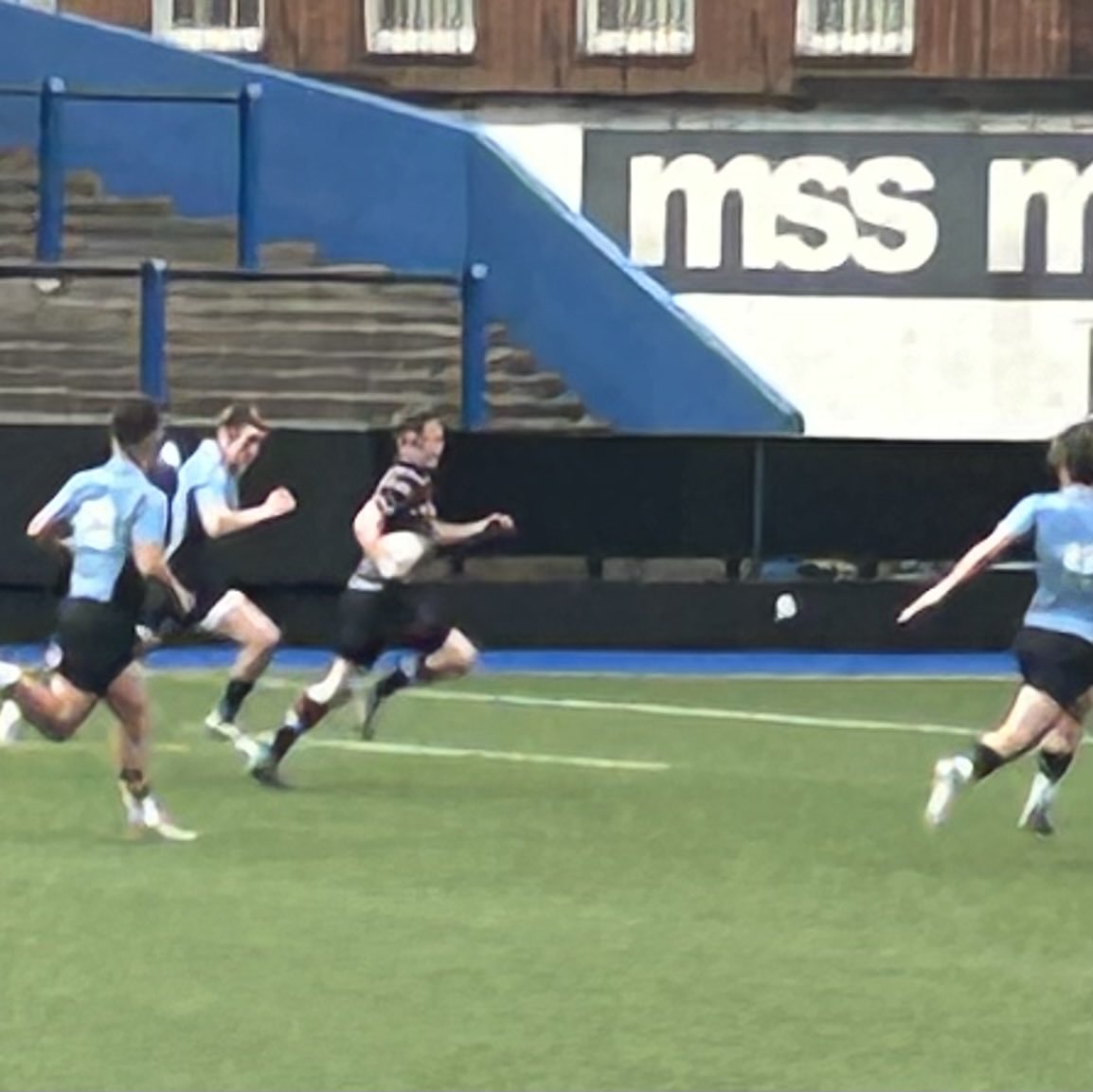 relentless23's tweet photo. Amazing night for ⁦@jaydengrey9_⁩  playing for ⁦@CrawshaysRugby⁩  repping ⁦@GCSRugbyAcademy⁩  and ⁦@RfcMorriston⁩, topped off with a big win against Cardiff District and even getting himself a nice try in the process, well done kid 🙌🏴󠁧󠁢󠁷󠁬󠁳󠁿 https://t.co/9d6zPTg6zI