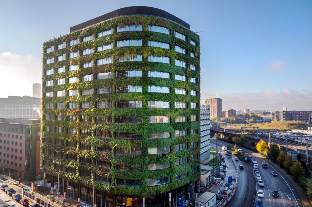 This evening I had the honour to say a few words at the official launch of @EdenNewBailey, Europe’s largest living wall, our #netzero in operation workspace in #Salford.🌿🌼 Read more: ow.ly/BXLt50NwU7V @muse_places @landg_group @HomesEngland @MakeArchitects @bandkbuild