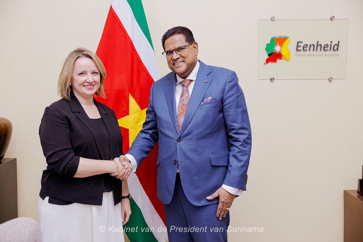 Today, @joannakazanaun met with President @CSantokhi in Paramaribo, Suriname. During this meeting, both officials acknowledged the close and positive cooperation between Suriname 🇸🇷 and the UN 🇺🇳 and their joint commitment to achieve the #SustainableDevelopmentGoals.