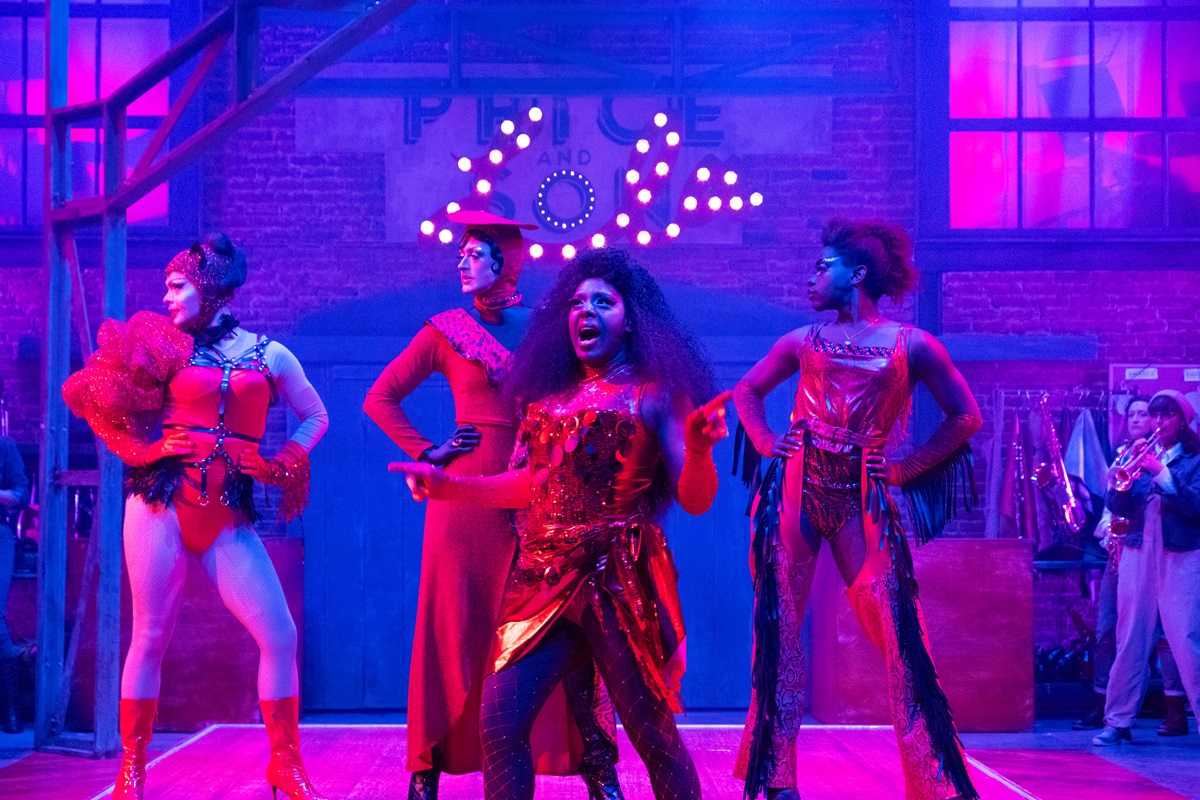 #REVIEW - Kinky Boots at @StoryhouseLive 'never has a performance been more deserving of a raucous, foot-stamping, wolf-whistling standing ovation' northwestend.com/kinky-boots-st…