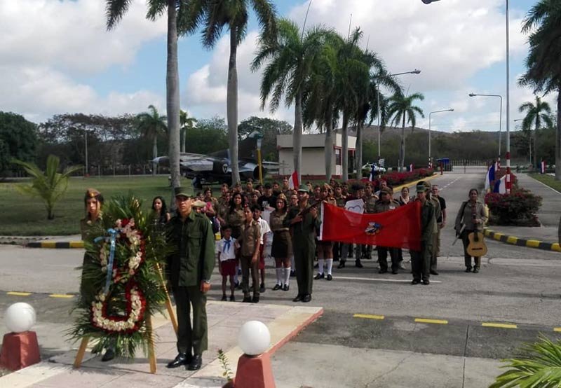 La escuela militar Camilo Cienfuegos de #Holguín, fue escenario para realizar la edición 48 del Seminario Juvenil de Estudios martianos, en la Región Militar de ese territorio, dedicado al Comandante en Jefe Fidel Castro y a los 35 años del #MJM. #UJCdeCuba @orlando