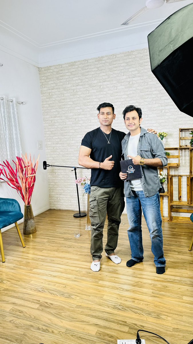 siddhantbist's tweet photo. Podcast 🎙️ with @rj_navneet will be out soon 💯 
#Podcast #TheNavneetShow #FitnessPodcast #Podcast 
.
.
.
.
#FitnessPodcast #SiddhantBist #TransformationTrainer #Fitness #Diet #Workout #Gym https://t.co/jttN28a8eX