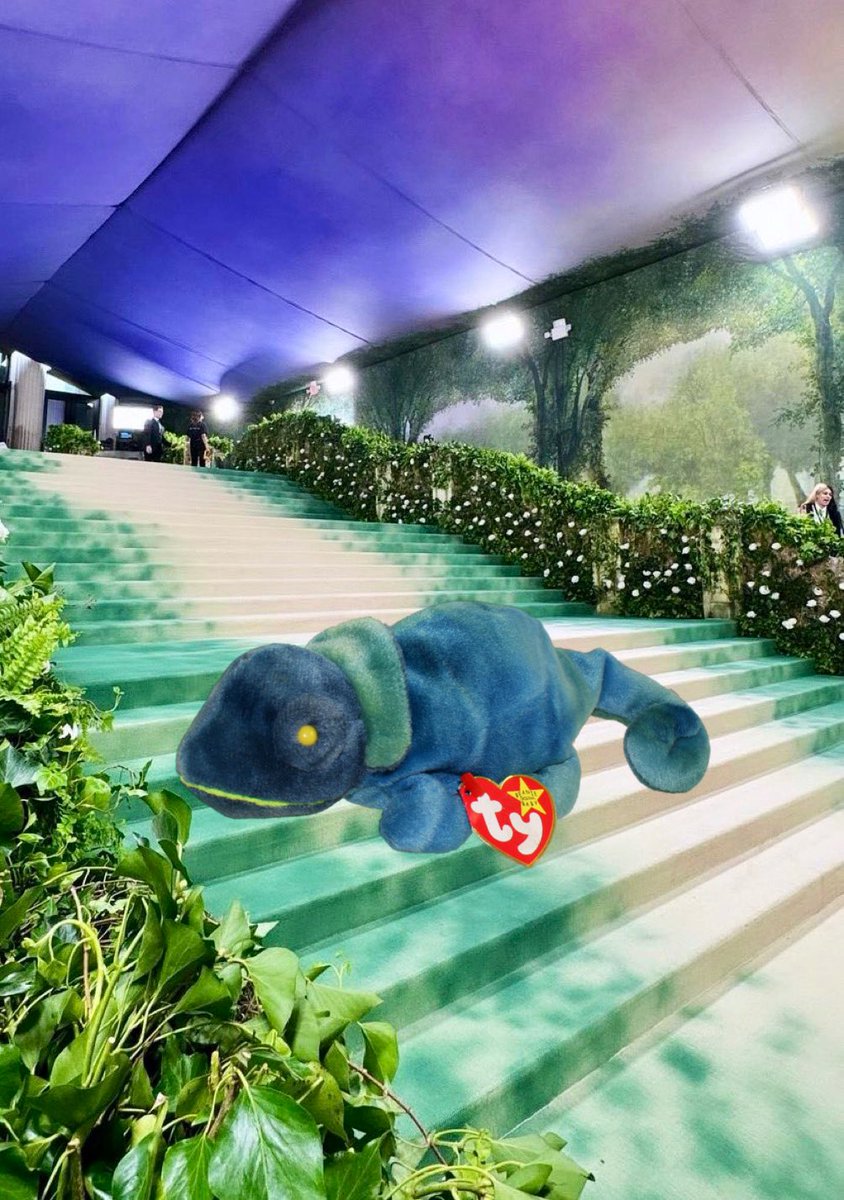 RiotGrlErin's tweet photo. met gala celebs as beanie babies: thread https://t.co/RBjTBvIBWV