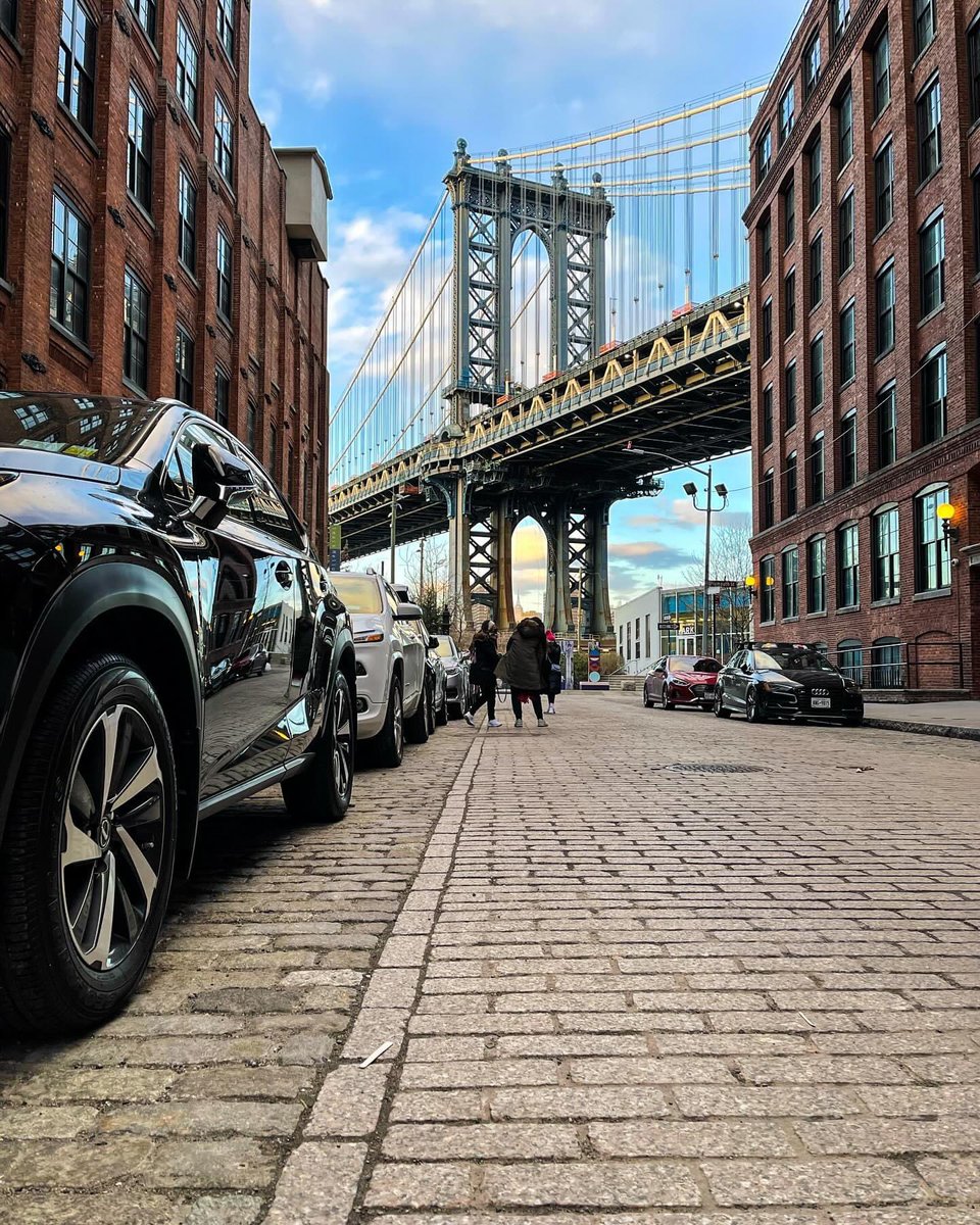 Dumbo’s charm never fades ✨ #brooklyn 💜