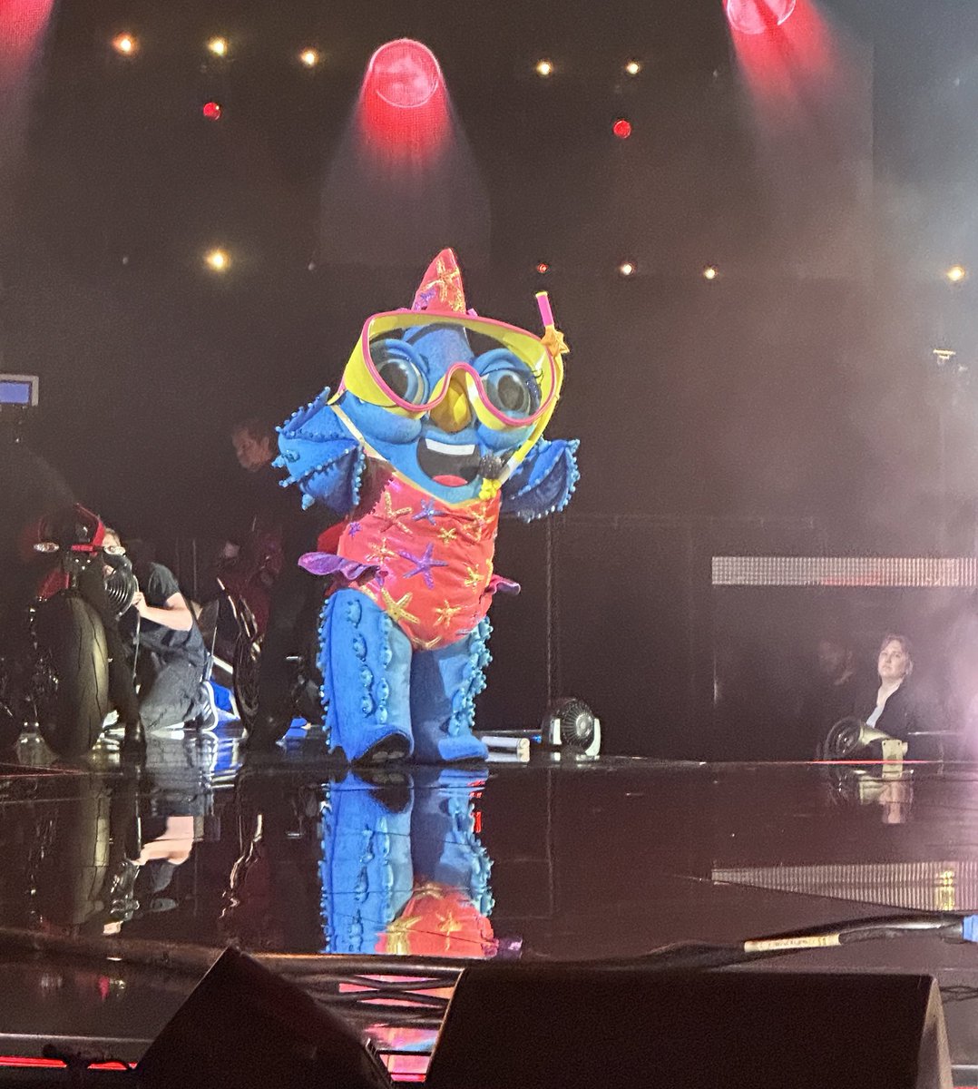 #StarfishMask here reminding everyone to watch #TheMaskedSinger tonight.
Rooting for my fish friend, whoever she is!?